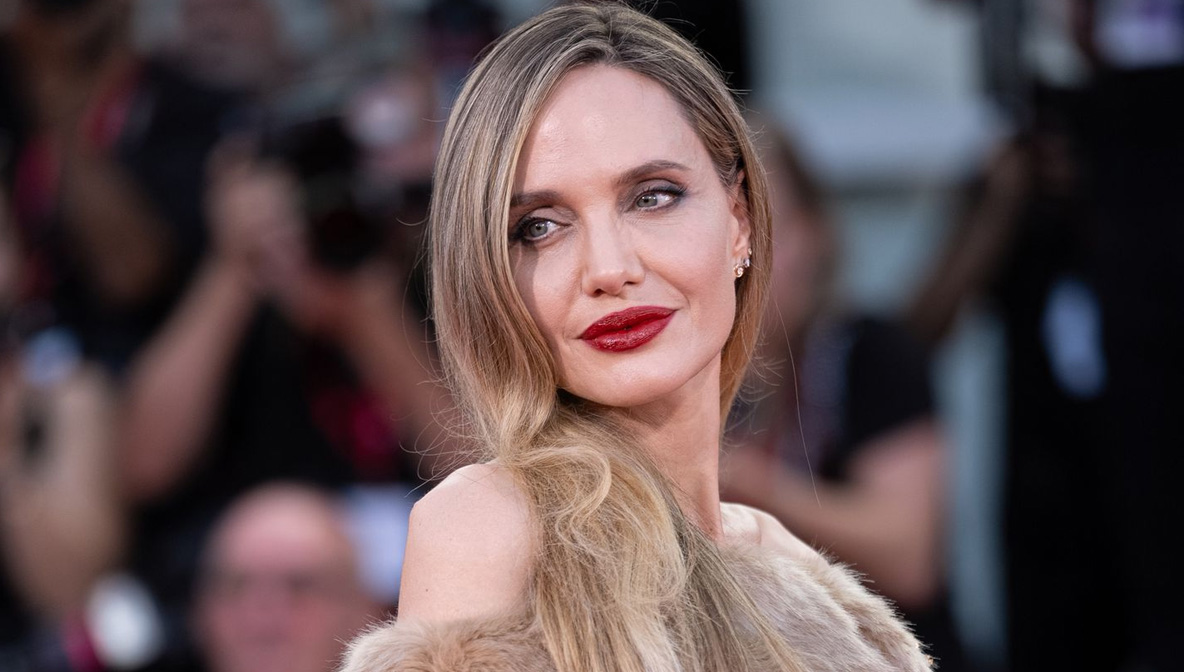 Angelina Jolie – A Hollywood Actresses