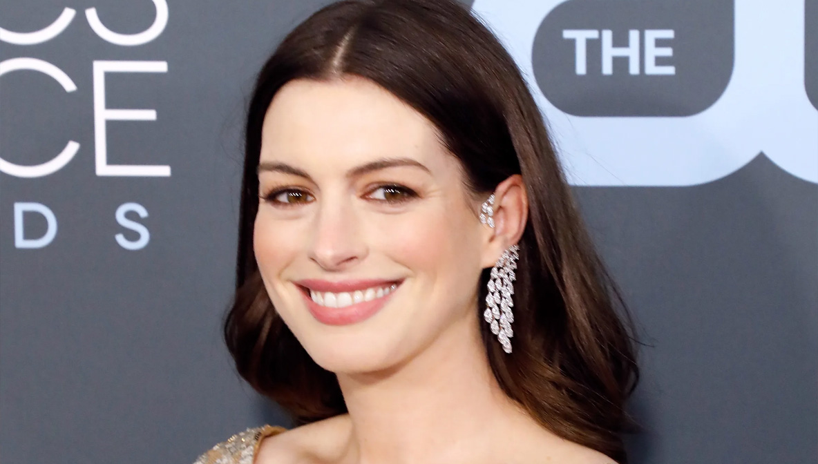 The Grace Under Fire: How Anne Hathaway Navigated Fame, Backlash, and Became Hollywood's Quiet Powerhouse